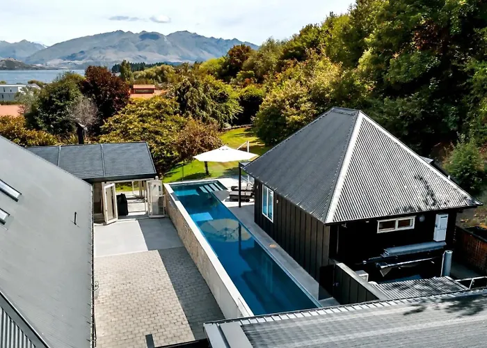 Hotel Mishika Retreat And *