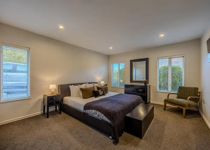 Hotel Mishika Retreat And
