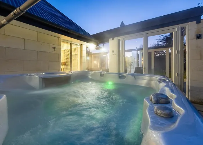 Mishika Retreat And Hotel Wanaka