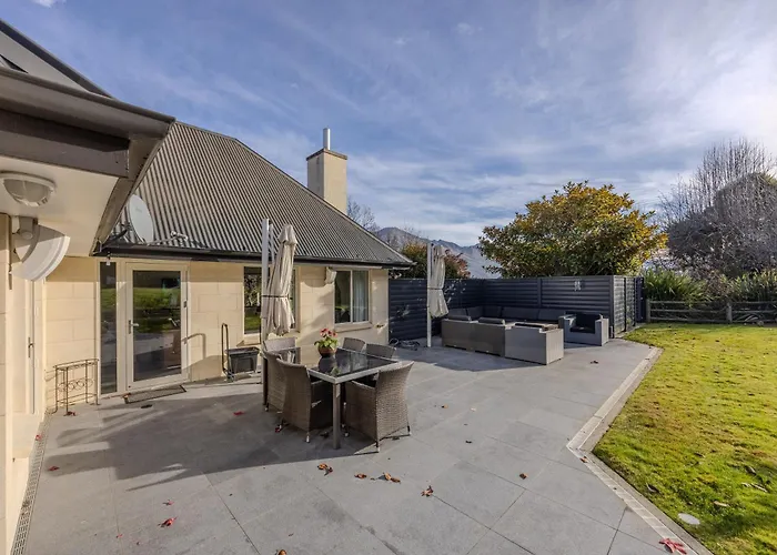 Mishika Retreat And Hotel Wanaka